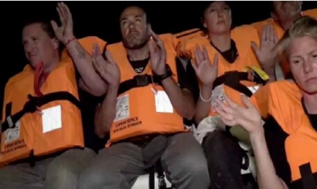 SİYONİST İSRAİL ORDUSU ÖZGÜRLÜK KOALİSYONU FİLOSUNA SALDIRDI 