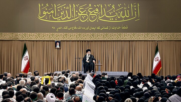 İMAM HAMENEİ: FİLİSTİN VE GAZZE HALKI GERÇEK ANLAMDA ALLAH YOLUNDA CİHAD ETMEKTEDİR