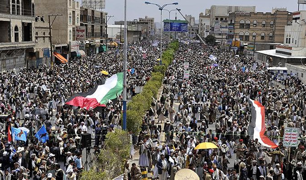 YEMEN HALKI GAZZE VE LÜBNAN İÇİN MEYDANLARDAYDI